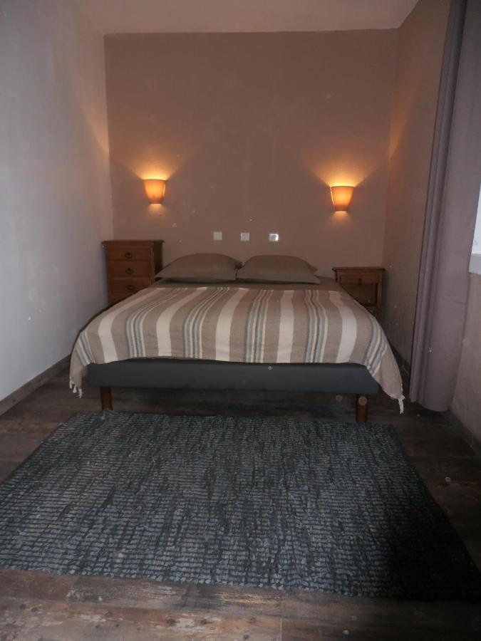 La Vallee De Gaia Bed & Breakfast Saint-Hilaire-de-Lavit Dış mekan fotoğraf