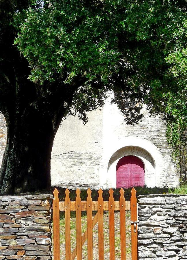 La Vallee De Gaia Bed & Breakfast Saint-Hilaire-de-Lavit Dış mekan fotoğraf